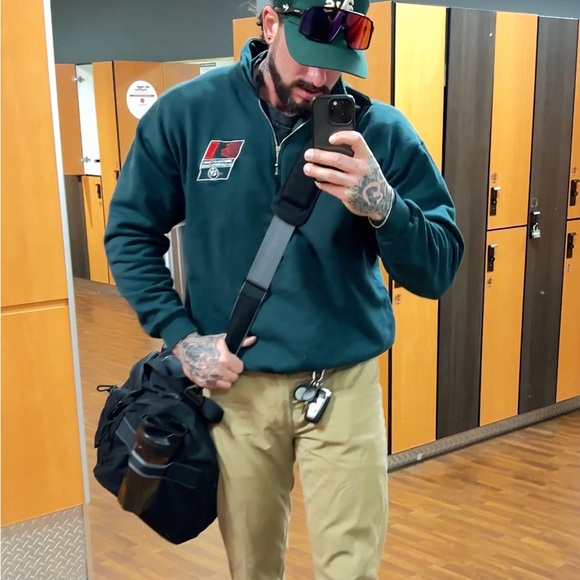 Old money 1/4 zip bmw Canada - Picture 2 of 4